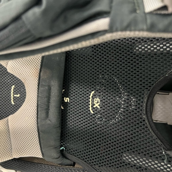 Osprey Gray and Black Men's Backpack - Picture 4 of 15